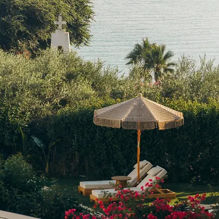 Kyanorama Villa, A Seaside Escape * Tragaki
