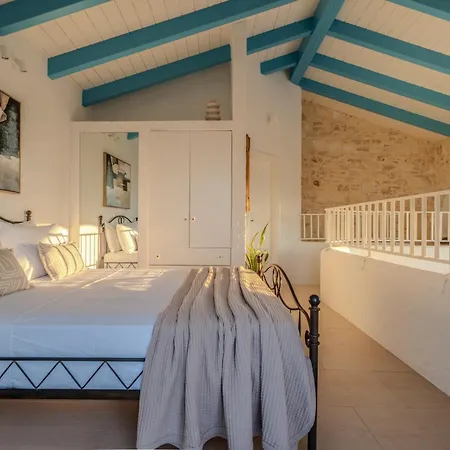 Vilă Kyanorama Villa, A Seaside Escape *